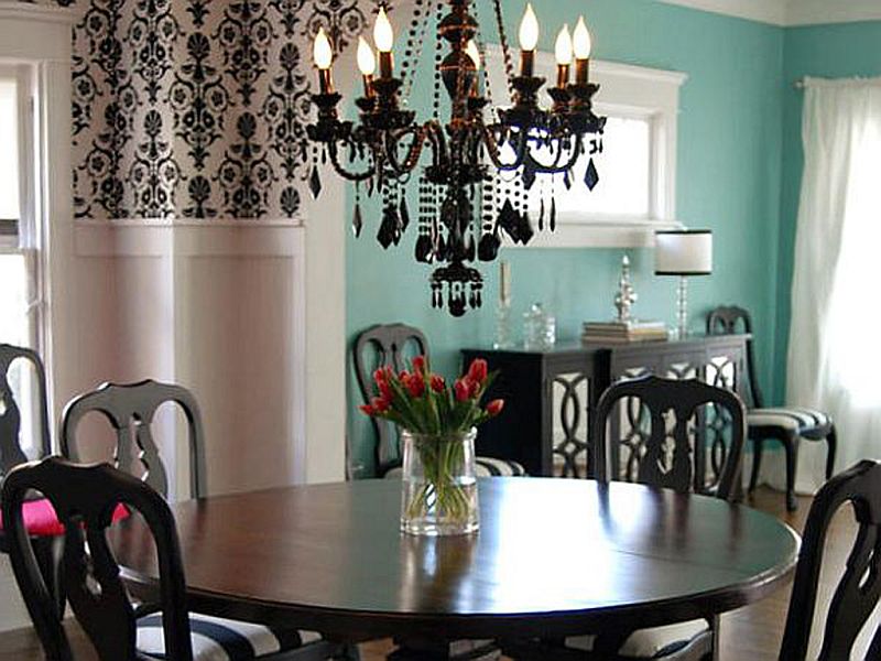 luxury_home_chandelier_image.jpg