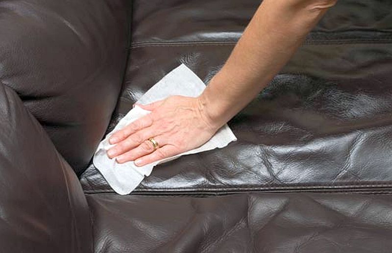 cleaning_leather_sofas.jpg
