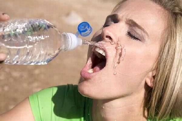girls_and_water02.jpg