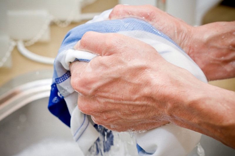 hand_wash_clothes.jpg