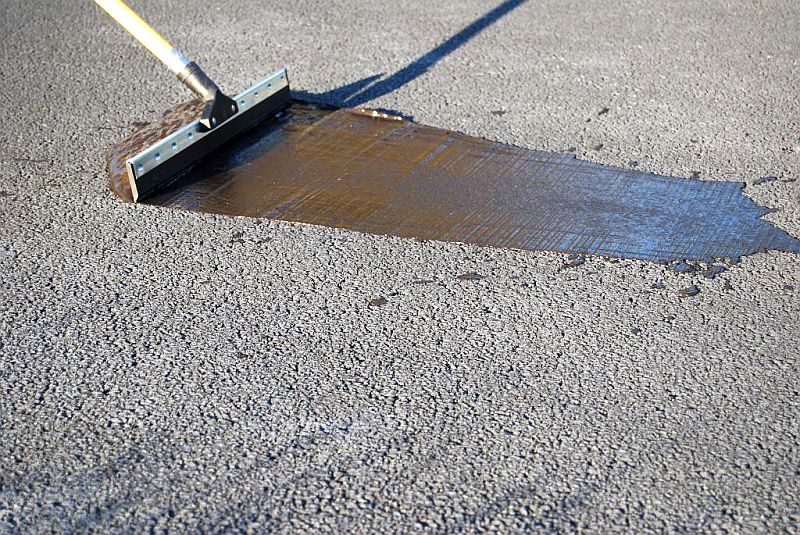 how_to_seal_driveways.jpg