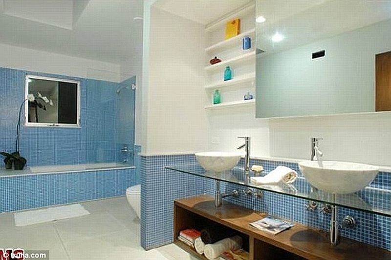 lindsay_lohan_starts_home_confinement_photos_4.jpg