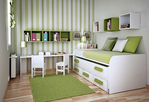 small_child_room_with_green_stripes_wall_and_carpet.jpg