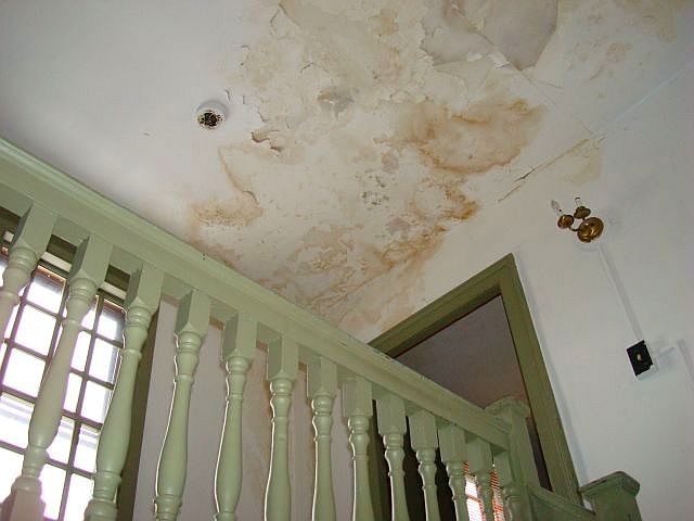 water_damaged_ceiling.jpg