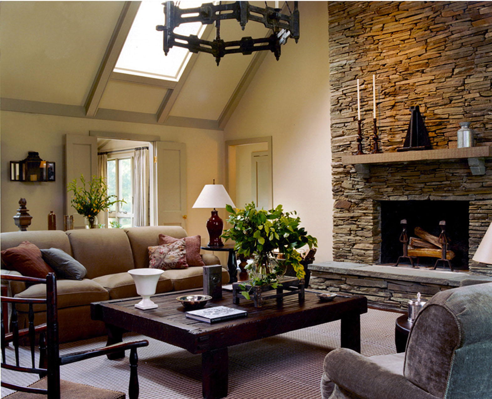 033_olicker_lr_fireplace.jpg