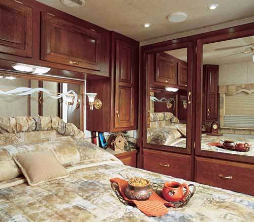 2004_scottsdale_mirrored_bedroom_wardrobe.jpg