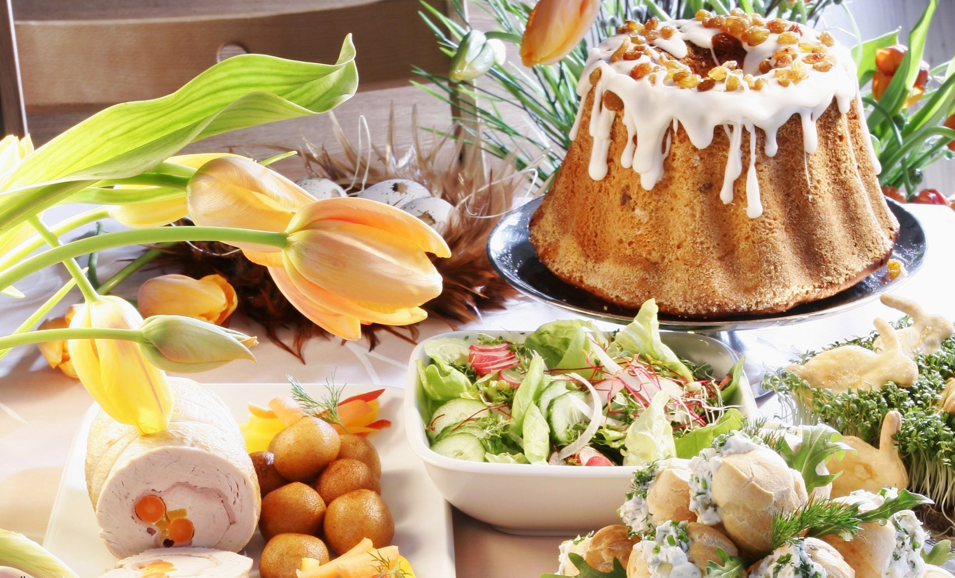 b_easter_dinner.jpg
