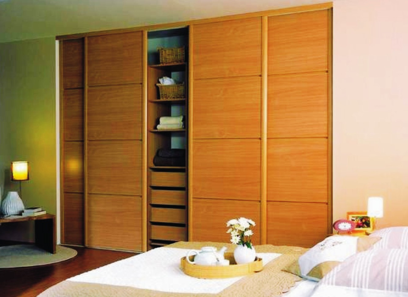 build_in_wardrobe.jpg