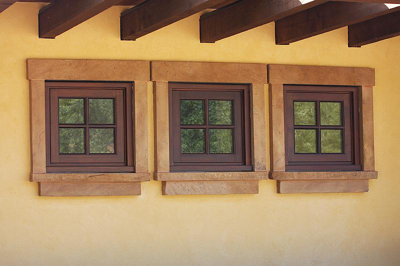 intonachino_window_detail.jpg