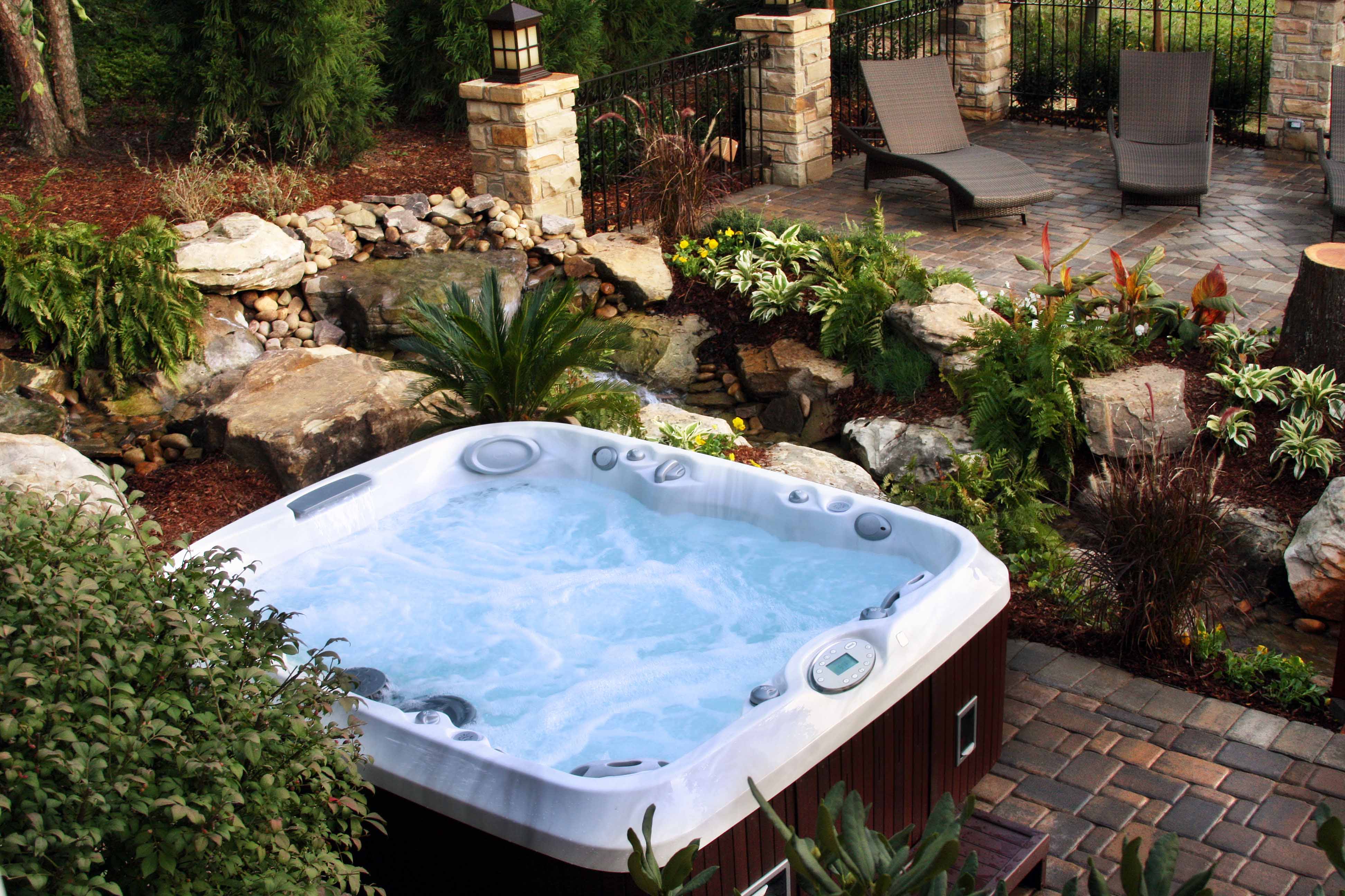 jacuzzi_award_picture_wvht.jpg