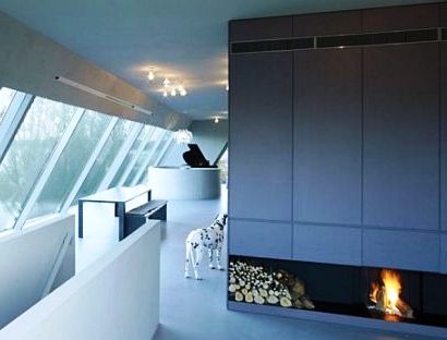 rear_elevation_night_lit_pciture3.jpg