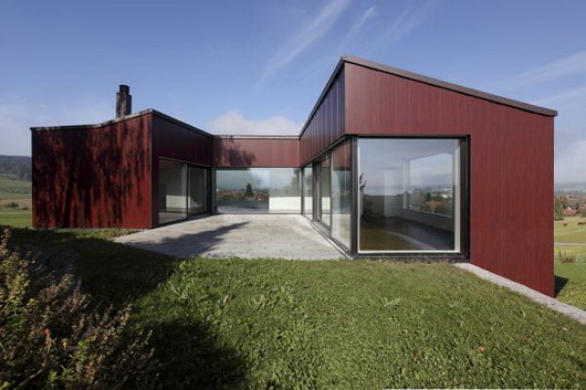 red_house_03.jpg