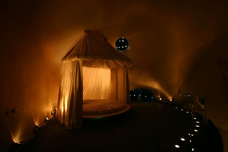 009_bedroom.jpg