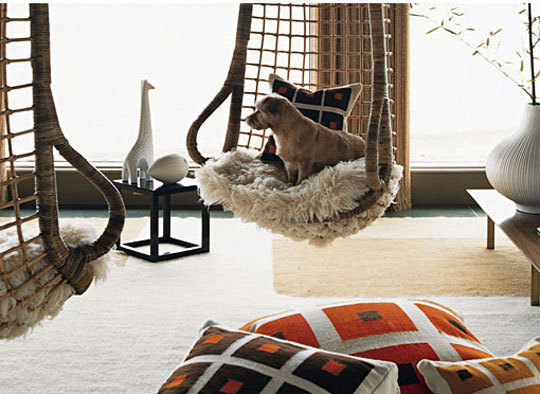 050311hangingfurniture_01_rect540.jpg