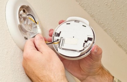 carbon_monoxide_detector_434x282.jpg