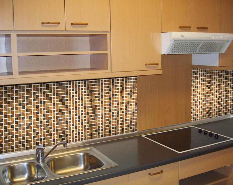 coastal_glass_mosaic_blends_home_kitchen_tile.jpg