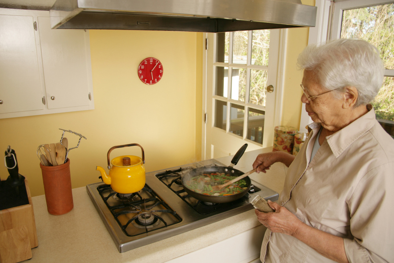 cookingsafetyolderadultaa3_6_1.jpg