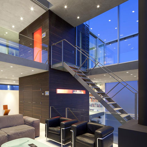 dezeen_rieteiland_house_by_hans_van_heeswijk_6.jpg