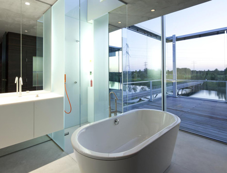 dezeen_rieteiland_house_by_hans_van_heeswijk_8.jpg
