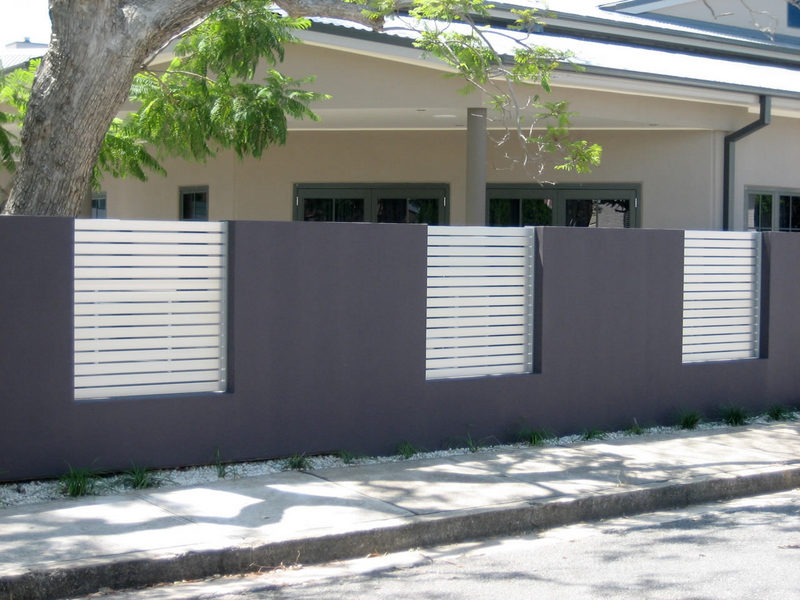 horizontal_slat_design_fence_in_chrome.jpg