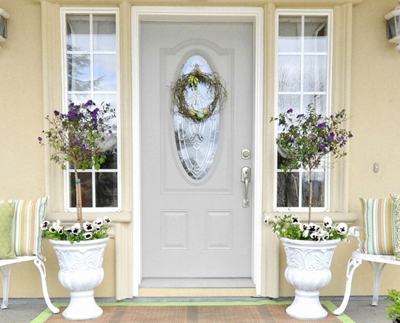 spring_front_porch_urns.jpg