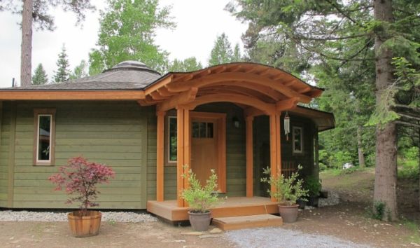 sustainable_yurt_in_the_woods.jpg