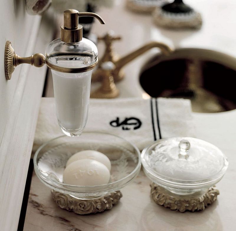 glass_bathroom_accessories.jpg