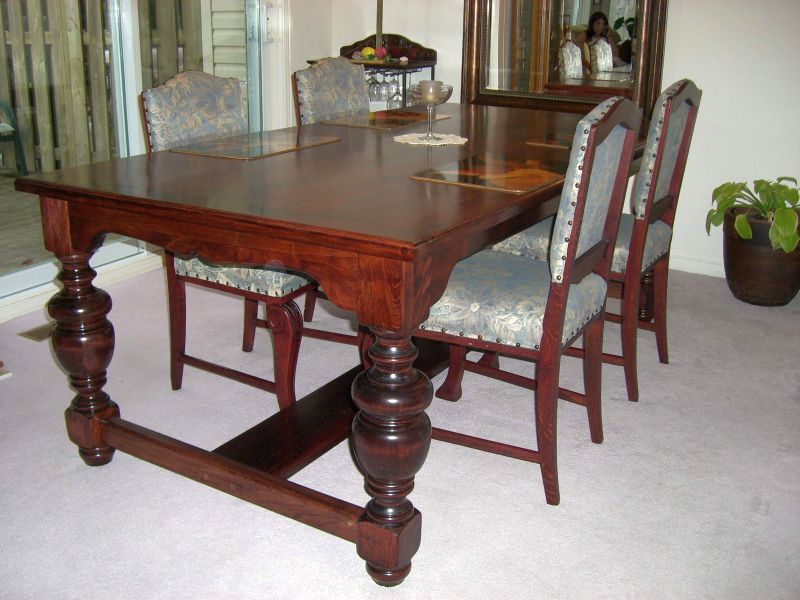 medieval_table.jpg