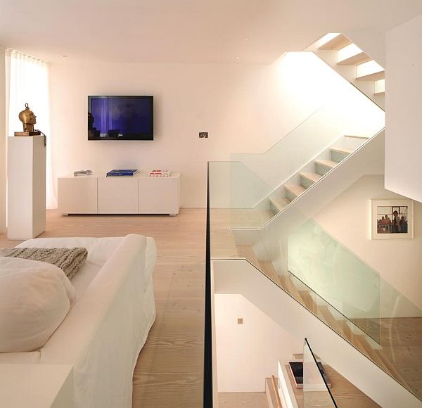 contemporary_london_apartment_picture_stairs1.jpg