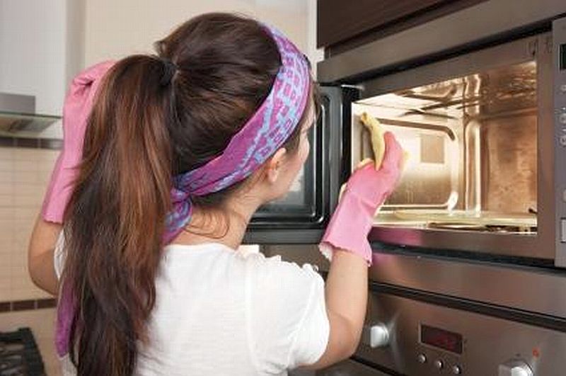 cleaning_microwave_oven.JPG