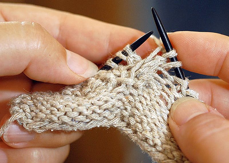 knitting_649_zaposlo_svoje_roke_s_pletenjem_ali_kvackanjem.jpg