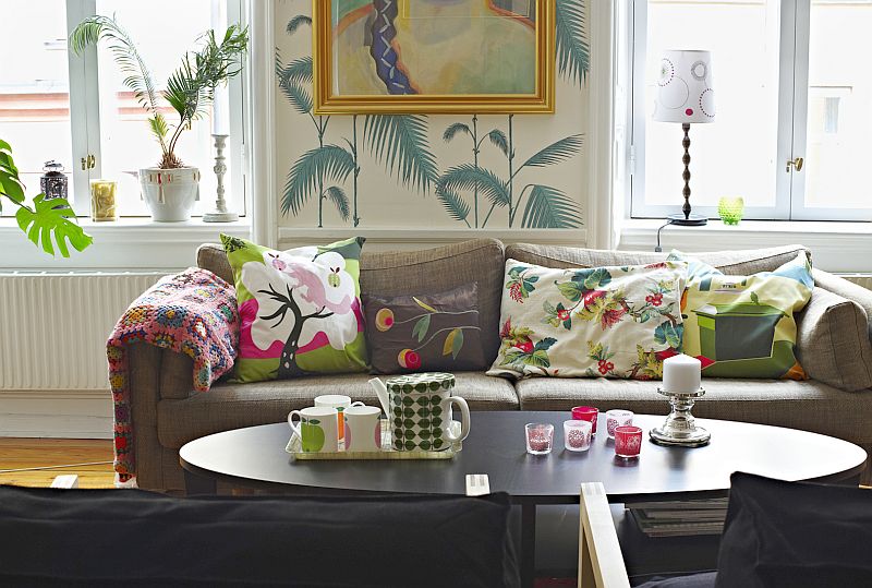 living_room_living_room_sofa_with_textiles_976.jpg