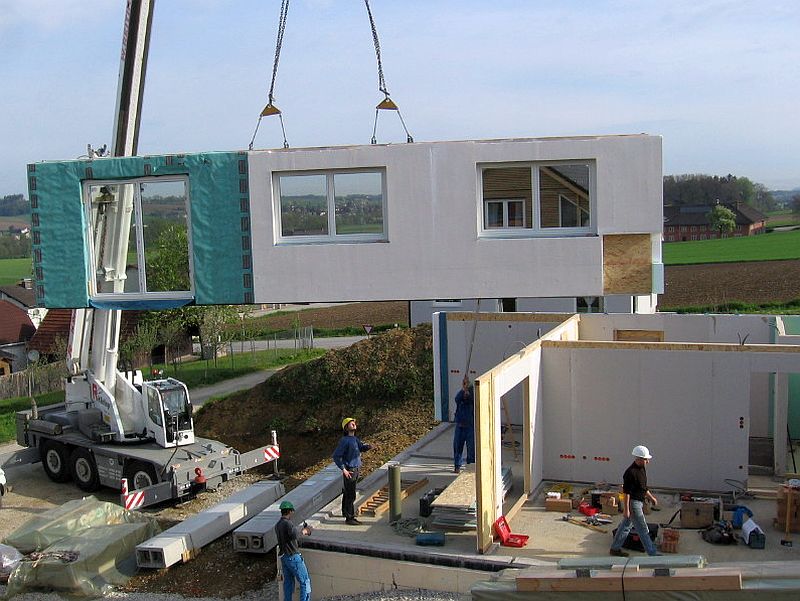 prefabricated_house_construction.jpg