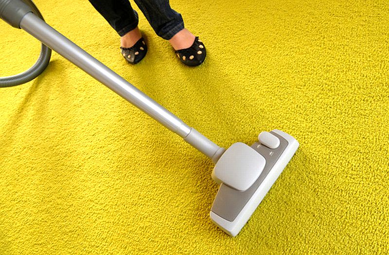 woman_cleaning_carpet.jpg