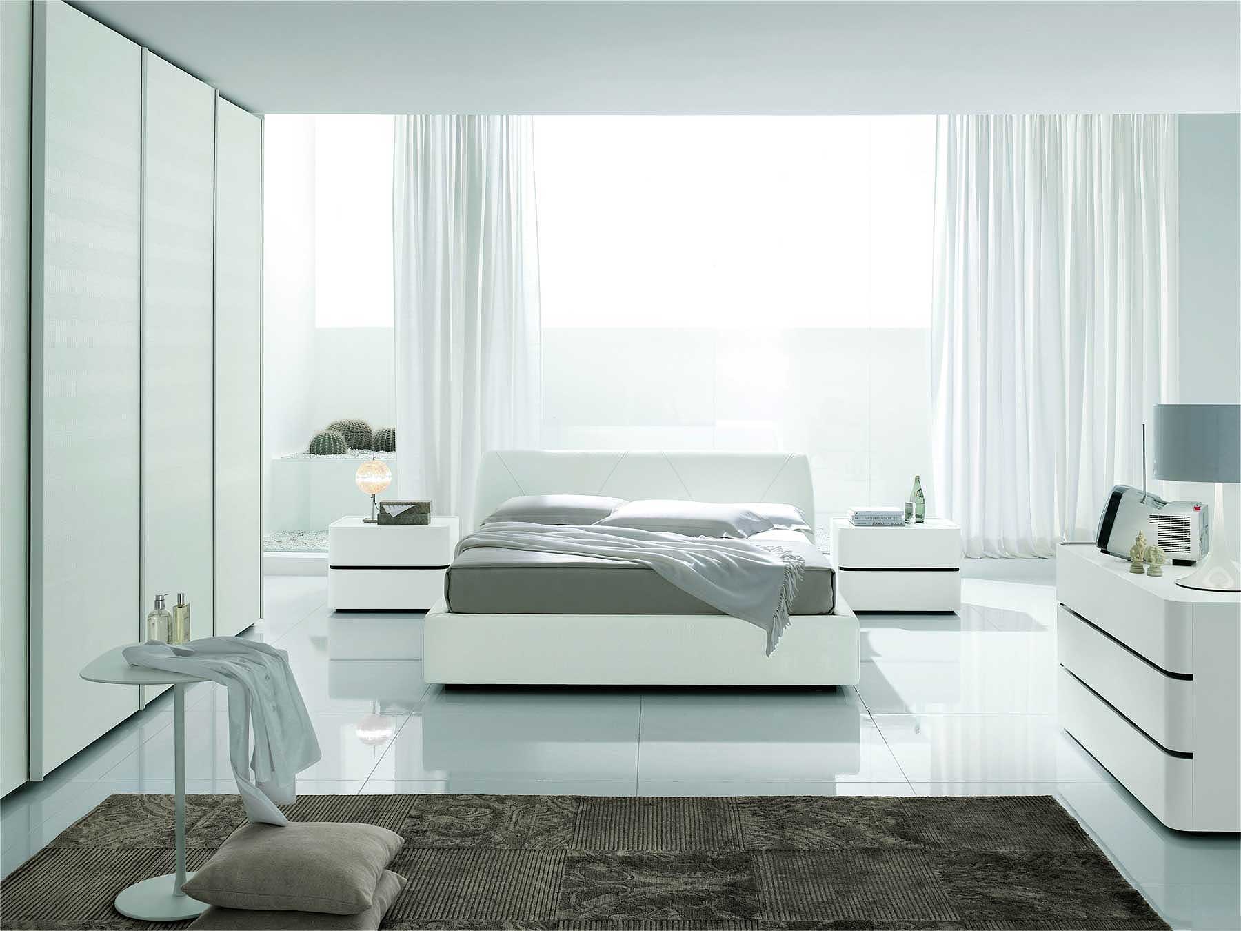 bedroom_furniture_desingn_strip_modern_leather_bed.jpg